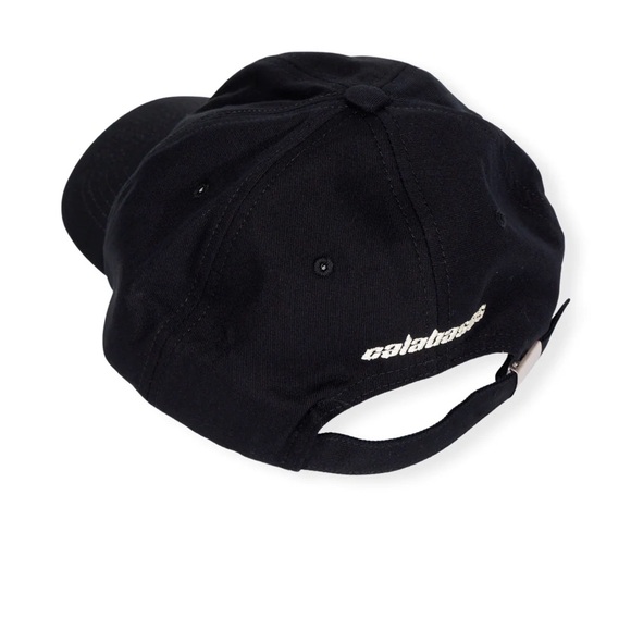 Yeezy Cap - Picture 2 of 4